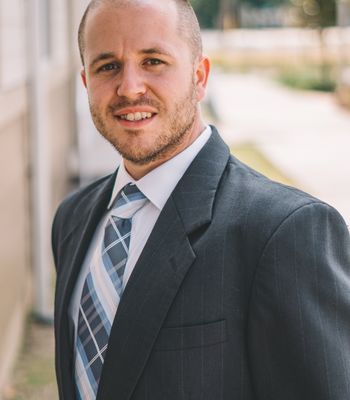 Portrait of Jamie Morris, Realtor®.