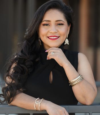 Portrait of Nathaly Sanchez-Vargas, REALTOR®.