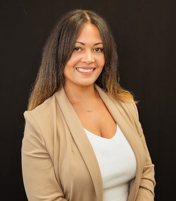 Portrait of Shamarra Williams, Realtor®.